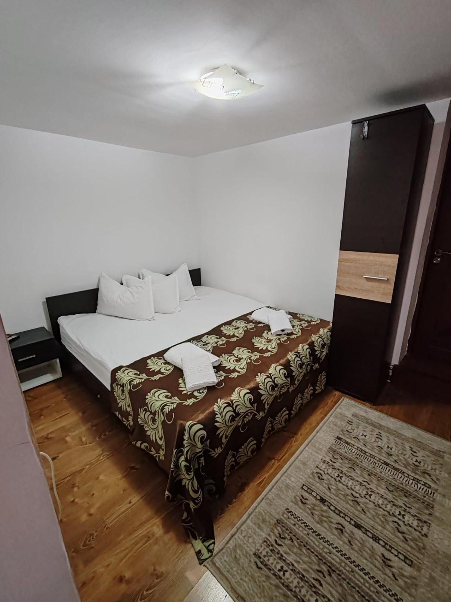 Casa Alex Hotell Topliţa Eksteriør bilde